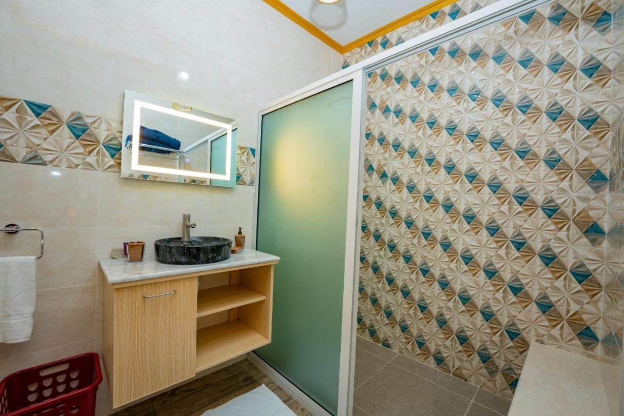 Paradise Breeze Apartment Misere Exterior photo