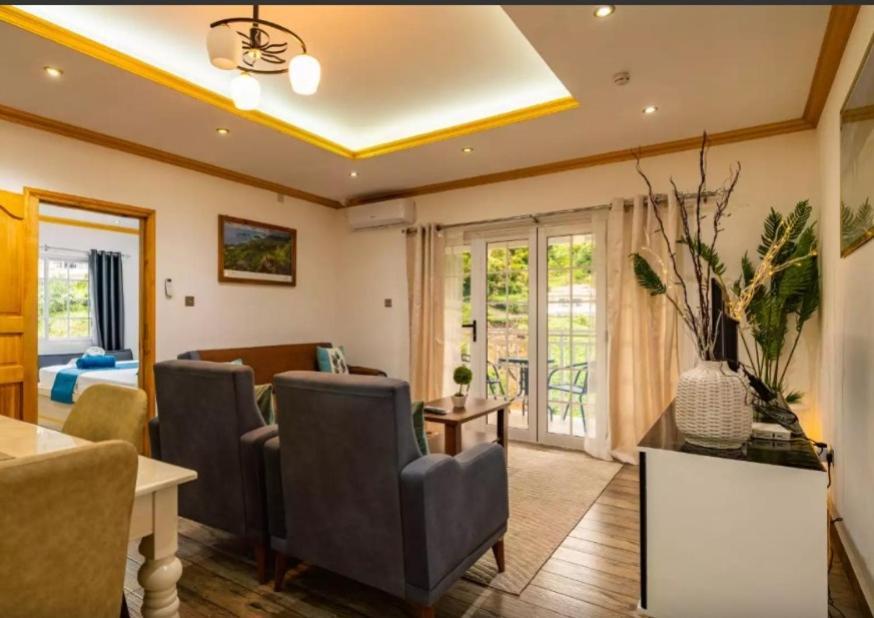 Paradise Breeze Apartment Misere Exterior photo